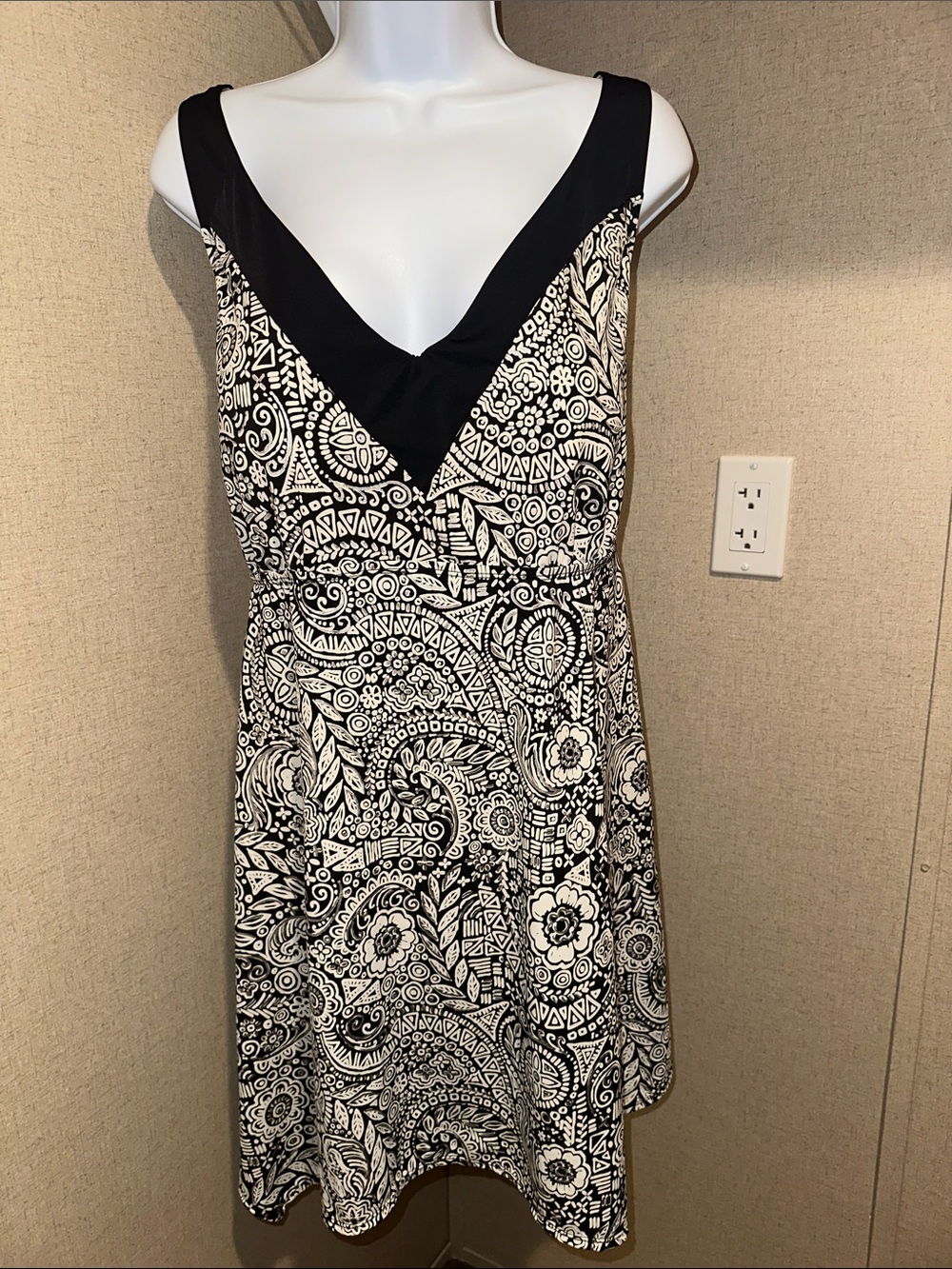 Catherines one piece Abstract print Swim dress size 28W